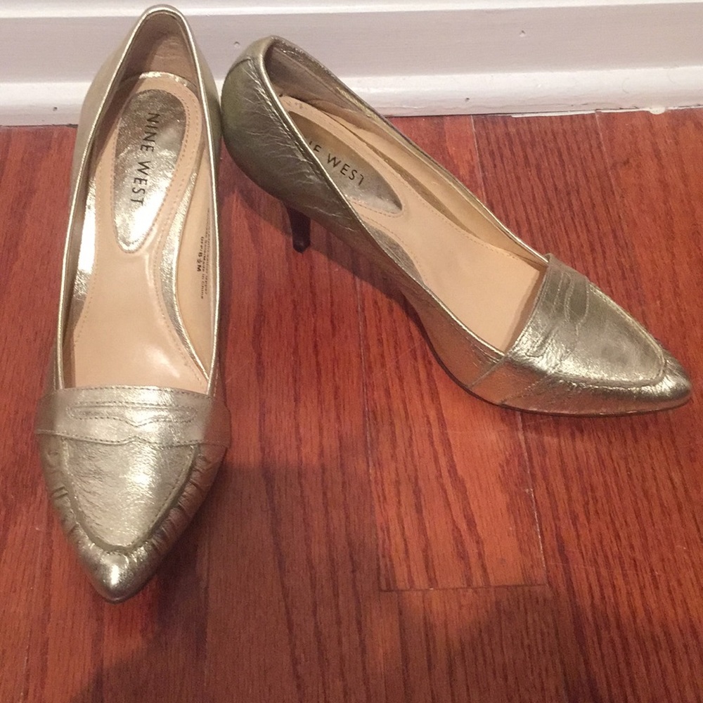 Never been worn gold heels